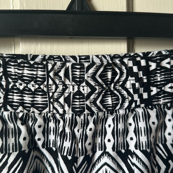 J. crew Black and white shorts size 4 - Picture 2 of 3
